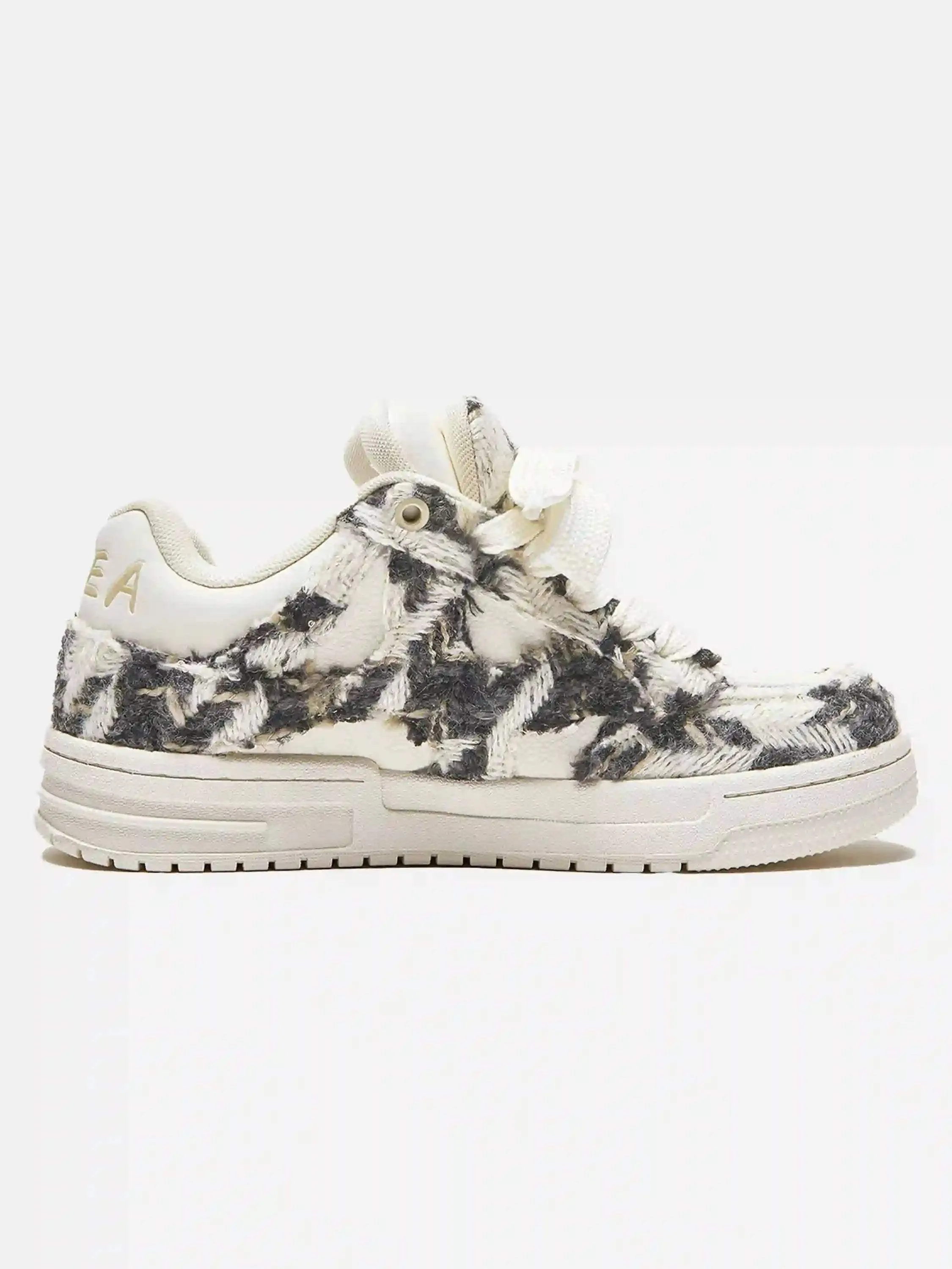 Bread Wear-Resistant Sneakers