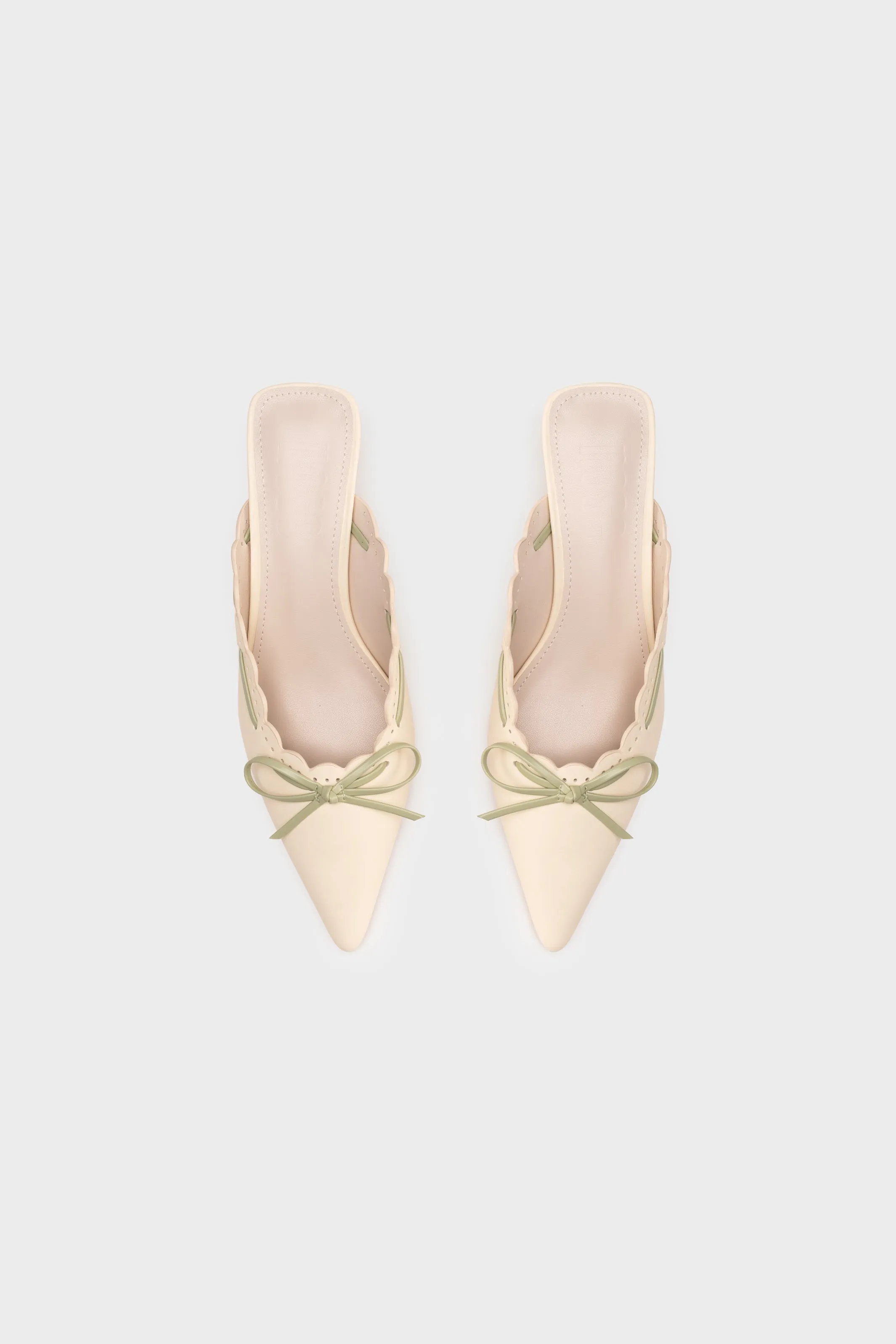 PERFORATED HEEL MULE WITH BOW